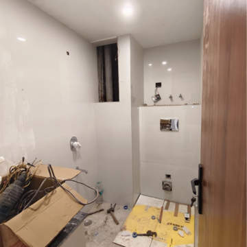 Team Area in 2 BHK Builder Floor at Chattarpur – for Sale