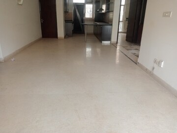 Room in 3.5 BHK Apartment at Parsvnath Green Ville, Sector 48 – for Sale