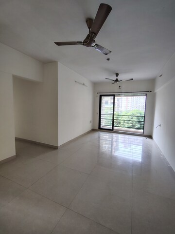 2 BHK Apartment For Rent in DB Orchid Suburbia, Kandivali West