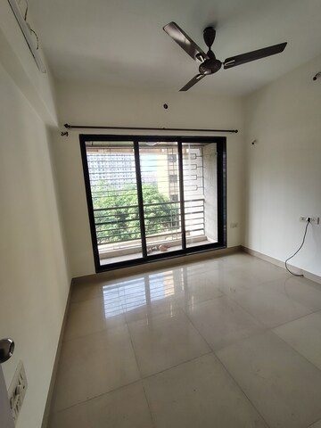 Room in 2 BHK Apartment at DB Orchid Suburbia, Kandivali West – for Rent