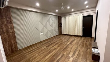 Room in 4 BHK Builder Floor at Ansal API Esencia, Sector 67 – for Rent