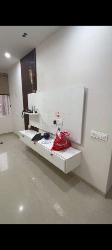 Furnished Amenities in 2 BHK Apartment at Shree Vardhman Green Court, Sector 90 – for Rent