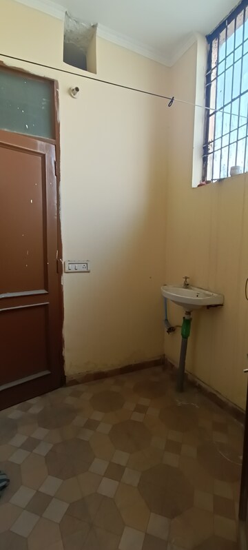 Bathroom in 1 RK Independent House at Patiala Road – for Rent