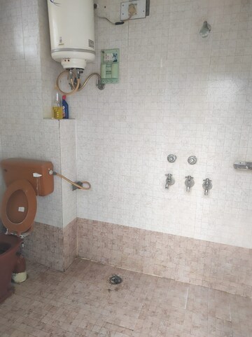 Bathroom in 1 BHK Independent House at Aliganj Plaza, Aliganj – for Rent