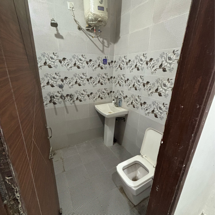 Bathroom, kharar mohali road 2 Bedroom 1040 Sq.Ft. Apartment In Kharar Mohali Road Kharar 9725110