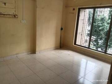 Room in 3 BHK Apartment at Galaxy Heights, Goregaon West – for Sale