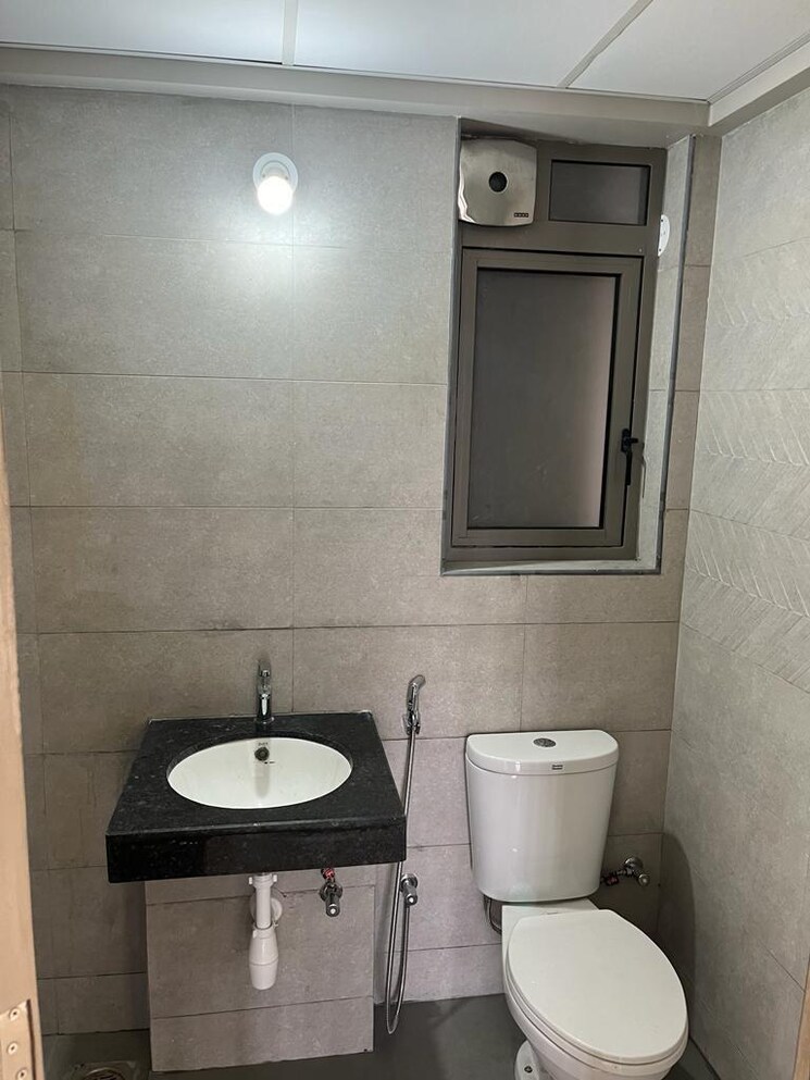 Bathroom, lodha-luxuria 2 Bedroom 1044 Sq.Ft. Apartment In Majiwada Thane 9725147