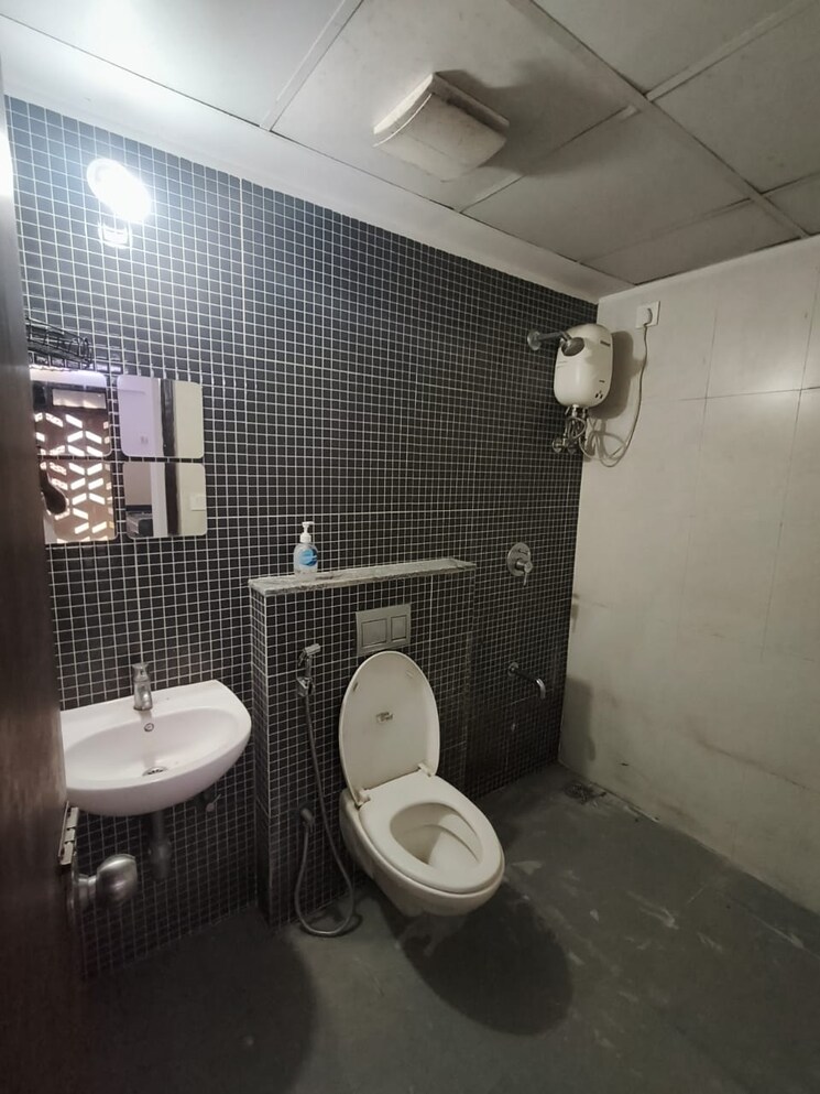 Bathroom, lodha-palava-downtown 2.5 Bedroom 750 Sq.Ft. Apartment In Dombivli East Thane 9725170