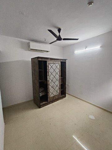 Room in 2.5 BHK Apartment at Lodha Palava Downtown, Dombivli East – for Rent