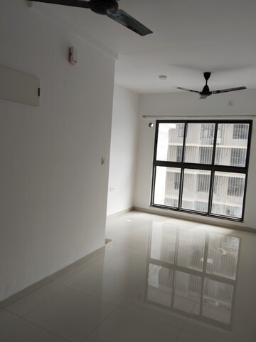 Room in 1 BHK Apartment at UK Iridium, Kandivali East – for Rent