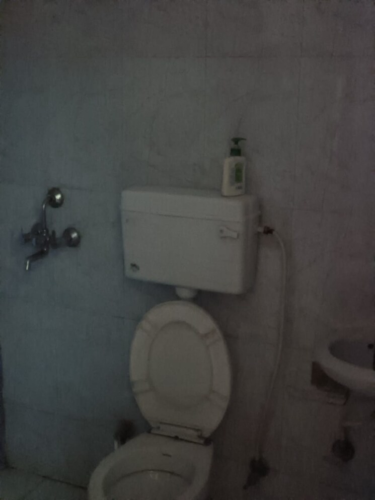 Bathroom, dhakoli 4 Bedroom 100 Sq.Yd. Builder Floor In Dhakoli Zirakpur 9725299