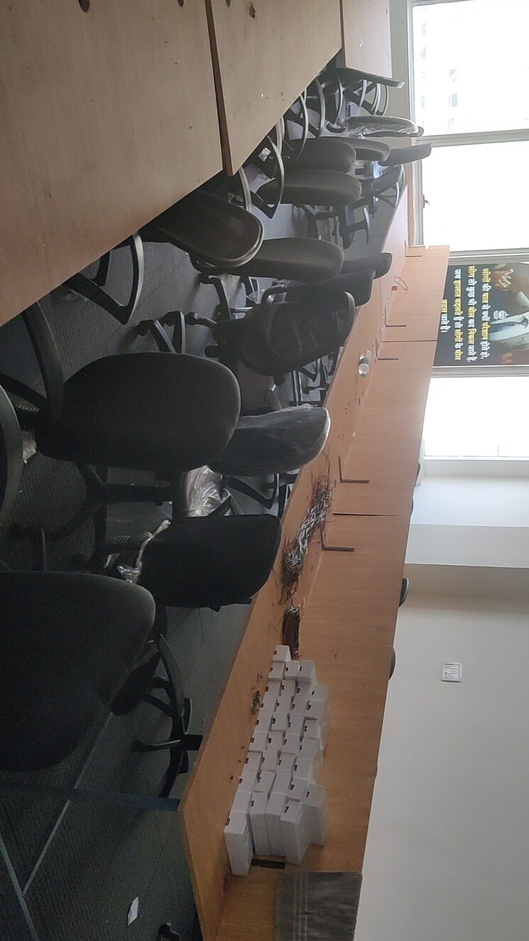 Team Area, kamdhenu-zeus Commercial Office Space 800 Sq.Ft. In Nerul Navi Mumbai 9725323