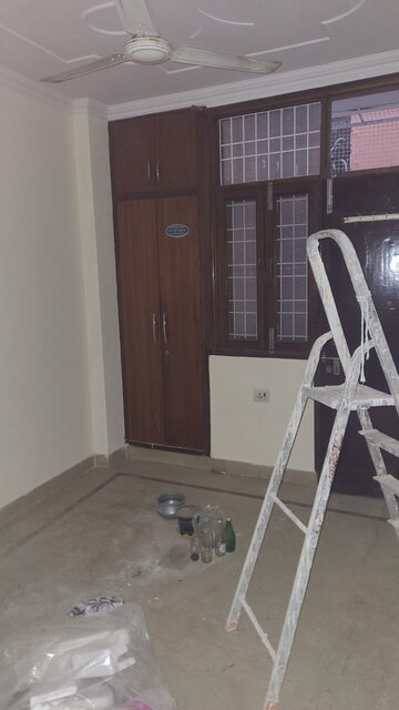 Room in 2 BHK Apartment at Govindpuri – for Sale