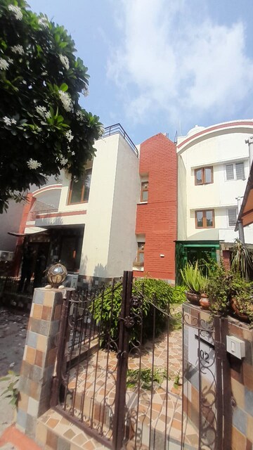 4 BHK Villa – Exterior View View at Nirvana Country Birch Court, Sector 50 - for Rent