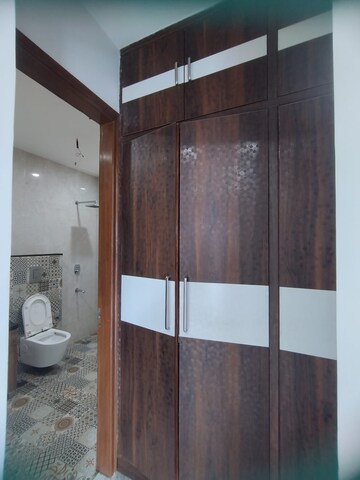 Furnished Amenities in 3 BHK Apartment at Tata Primanti-Tower Residences, Sector 72 – for Rent