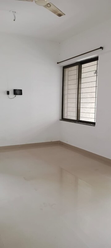 Room in 2 BHK Apartment at Sanskruti Jardin, Baner – for Rent