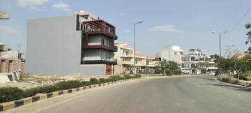  Plot For Sale in Gaur Yamuna City