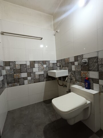 Attached Bathroom in 2 BHK Apartment at Chembur – for Rent