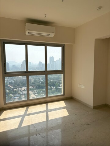 Room in 3 BHK Apartment at Piramal Vaikunth, Balkum Pada – for Rent