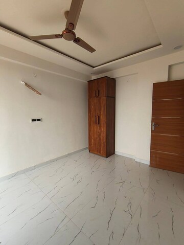 Room in 3 BHK Apartment at Saket – for Rent