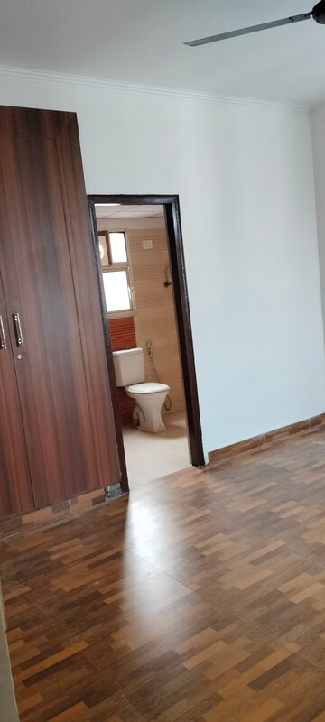 Room in 3 BHK Apartment at Gardenia Gateway, Sector 75 – for Rent