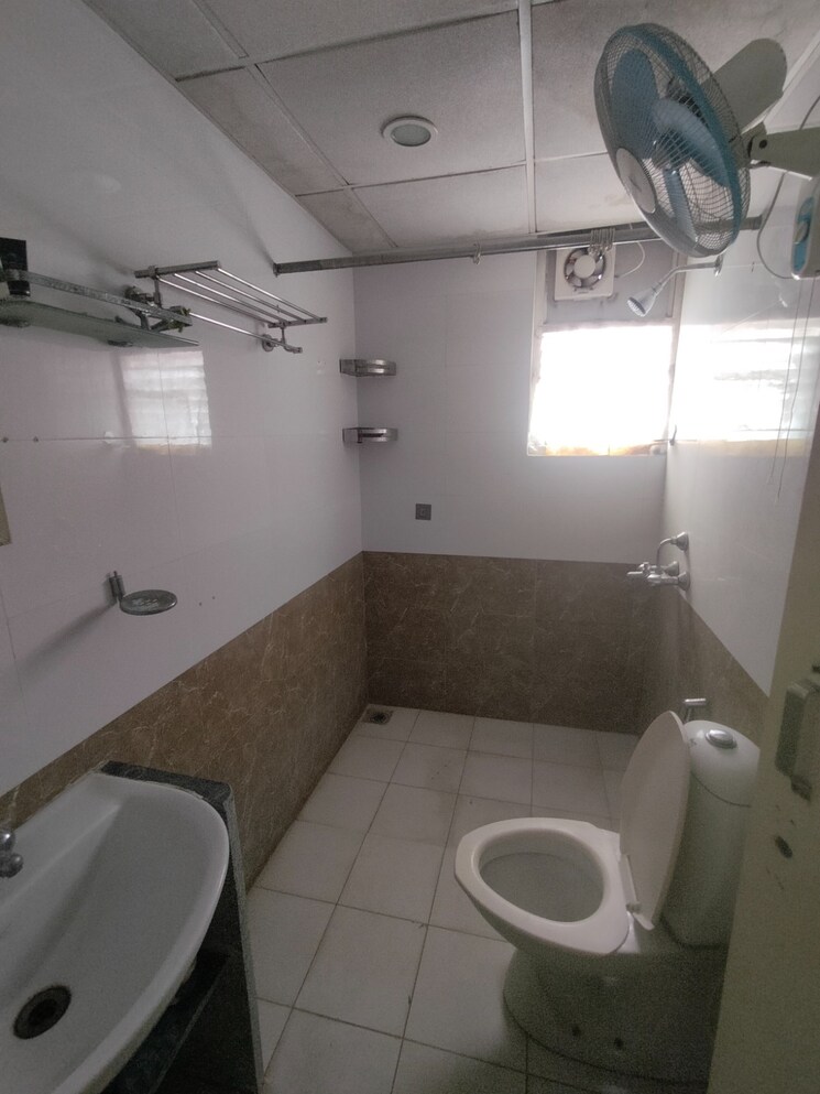 Bathroom, babukhan-solitaire 2 Bedroom 1300 Sq.Ft. Apartment In Gachibowli Hyderabad 9725582
