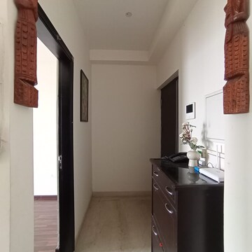 2.5 BHK Apartment For Rent in Microtek Greenburg, Sector 86