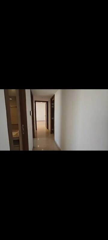 Room in 3 BHK Apartment at Hiranandani Lake Encalve Glendale, Ghodbunder Road – for Rent