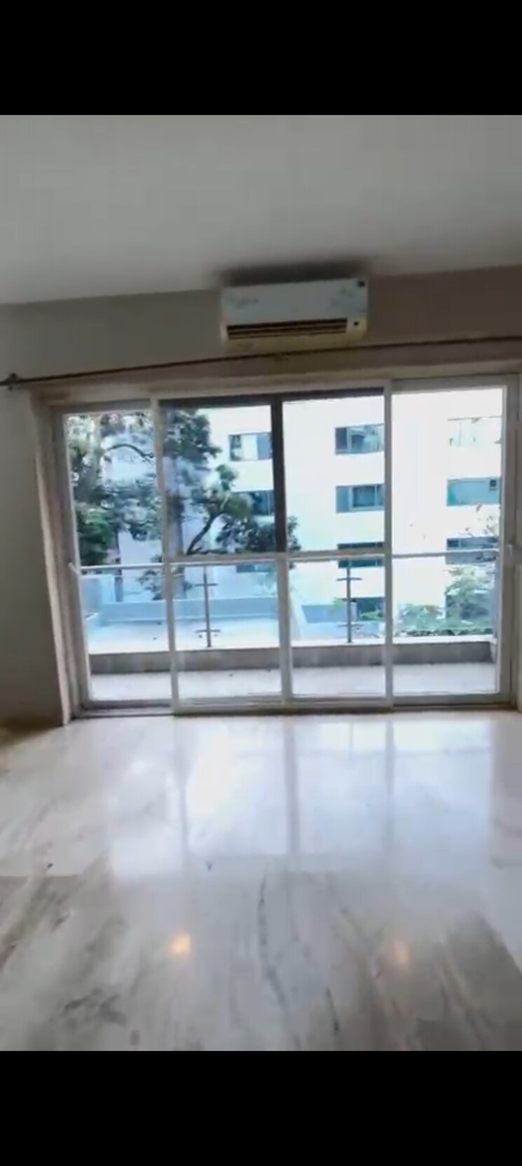 Balcony, elegant-solitaire 3.5 Bedroom 2800 Sq.Ft. Apartment In Cunningham Road Bangalore 9725617