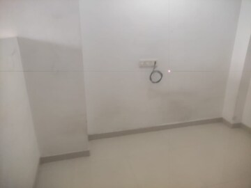 Room in 1 RK Apartment at Guruwar Peth – for Rent