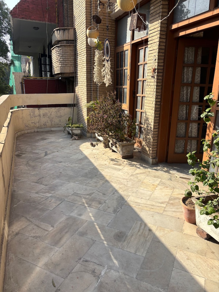 Balcony, panchsheel enclave 3 Bedroom 1800 Sq.Ft. Builder Floor In Panchsheel Enclave Delhi 9725626