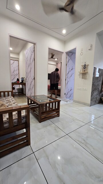 Master Bedroom in 2 BHK Builder Floor at The Estate Floors, Sector 43 – for Rent