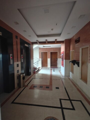 Building Lobby in 3.5 BHK Apartment at Hm Grandeur, Frazer Town – for Rent