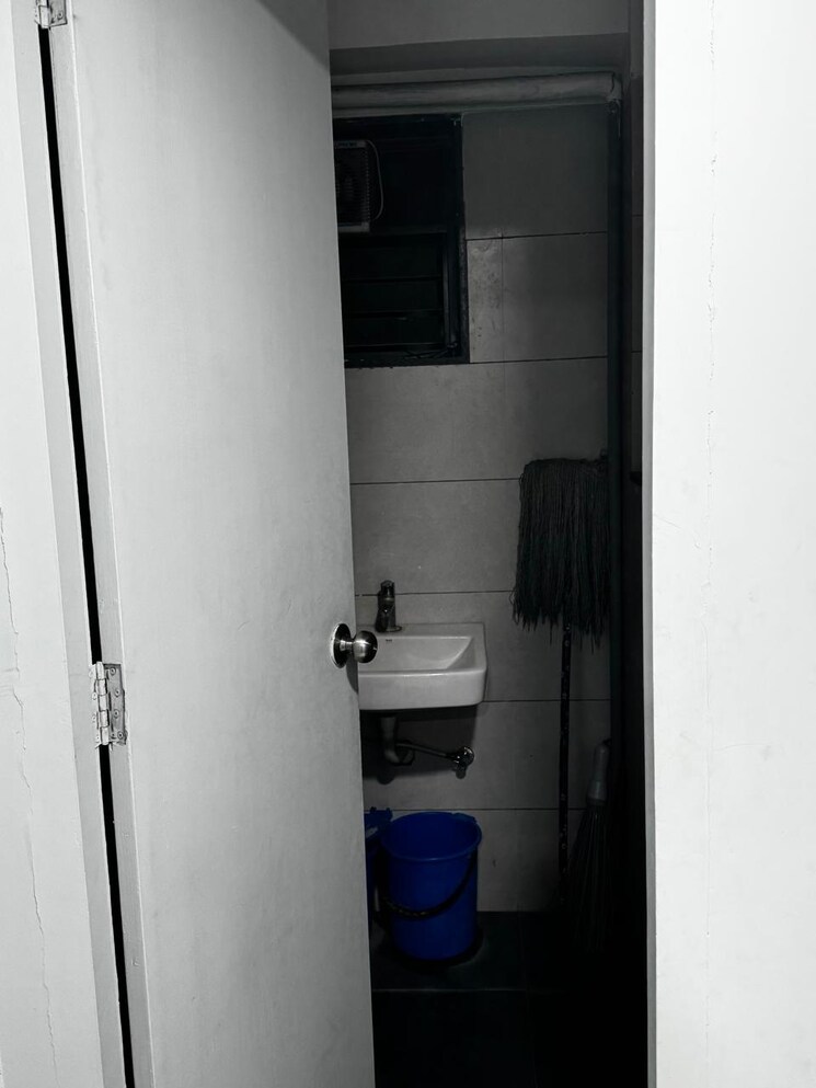 Bathroom, nehru nagar Commercial Office Space 1240 Sq.Ft. In Nehru Nagar Ahmedabad 9725644