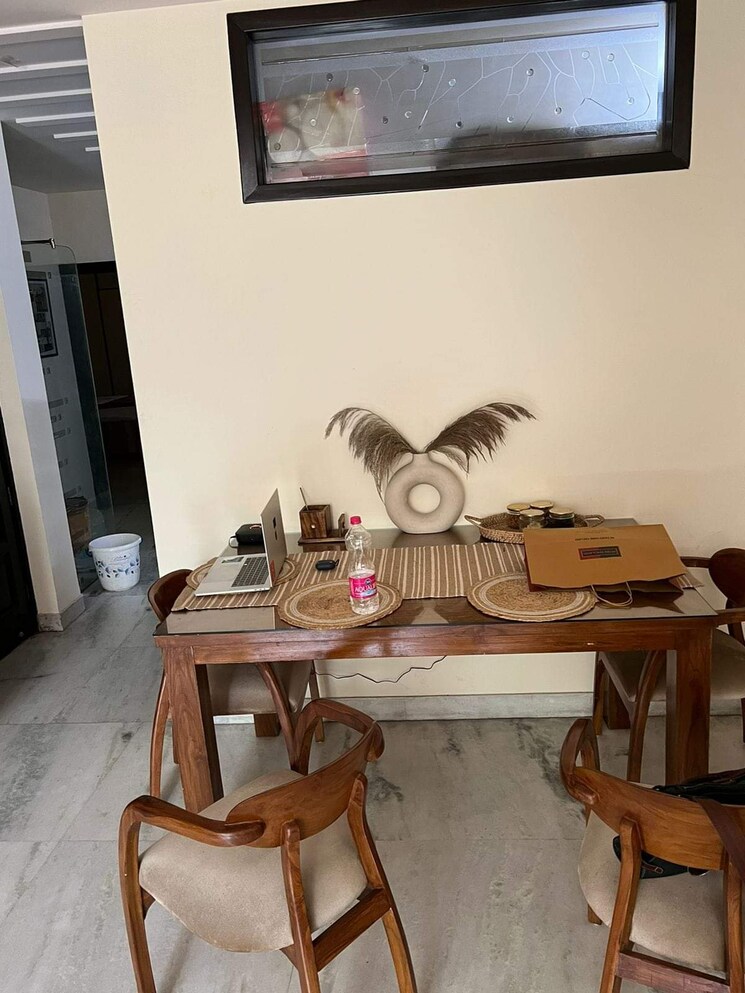 Living Room, shivalik colony 3 Bedroom 1800 Sq.Ft. Builder Floor In Shivalik Colony Delhi 9725678