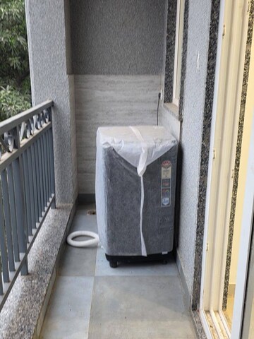 Balcony in 1 BHK Builder Floor at The Estate Floors, Sector 43 – for Rent