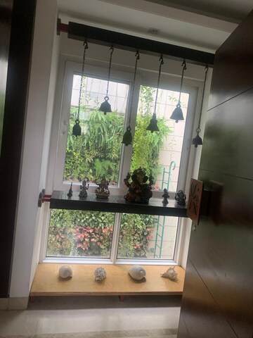 Furnished Amenities in 3.5 BHK Builder Floor at Sarvodaya Enclave – for Rent