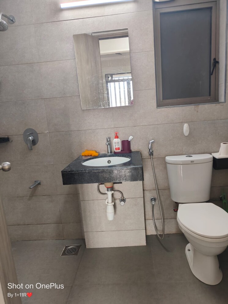 Bathroom, kalpataru-immensa 2 Bedroom 637 Sq.Ft. Apartment In Kolshet Road Thane 9725723