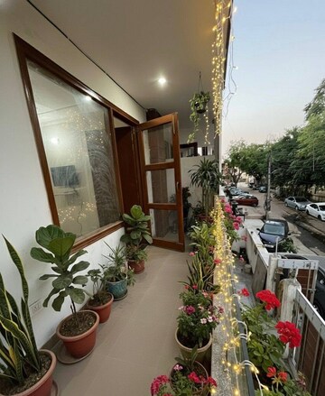 Balcony in 1 BHK Builder Floor at The Estate Floors, Sector 43 – for Rent