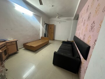 Hall in 2 BHK Apartment at Vejalpur – for Rent