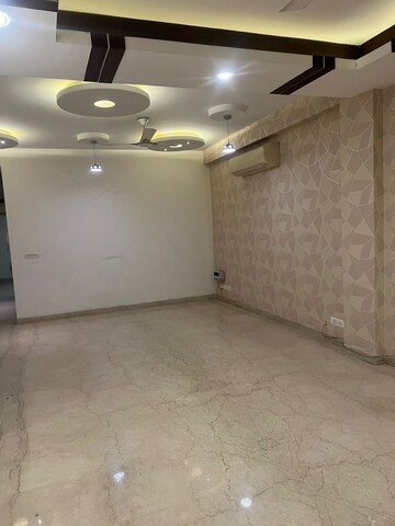 Room in 3.5 BHK Builder Floor at Safdarjung Enclave – for Rent