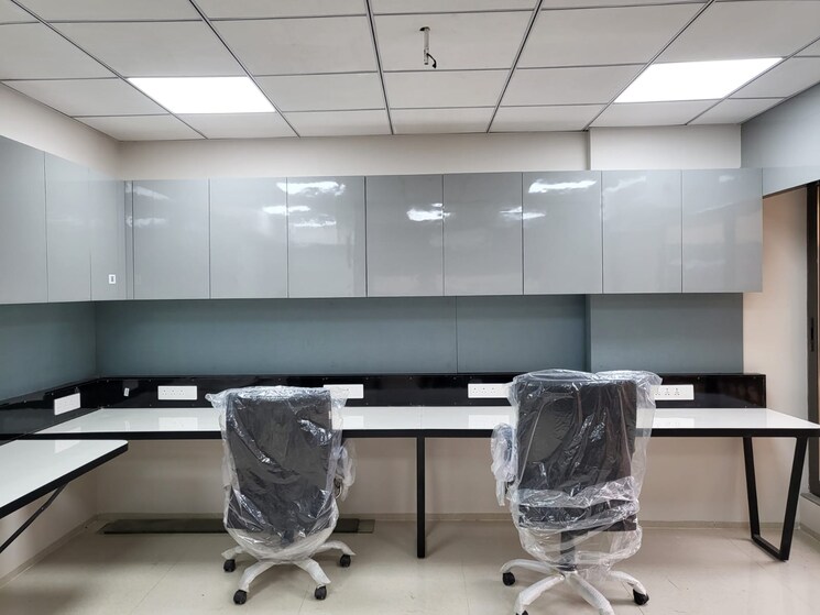 Team Area, narayan-krupal-pathshala Commercial Office Space 802 Sq.Ft. In Ambawadi Ahmedabad 9725767