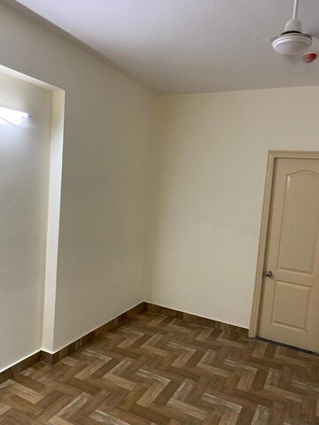 Room in 3 BHK Apartment at Radhey Krishna Casa Green I, Sector 16 Greater Noida – for Sale