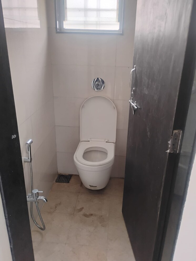 Bathroom, sun city 1 Bedroom 600 Sq.Ft. Apartment In Sun City Pune 9725789