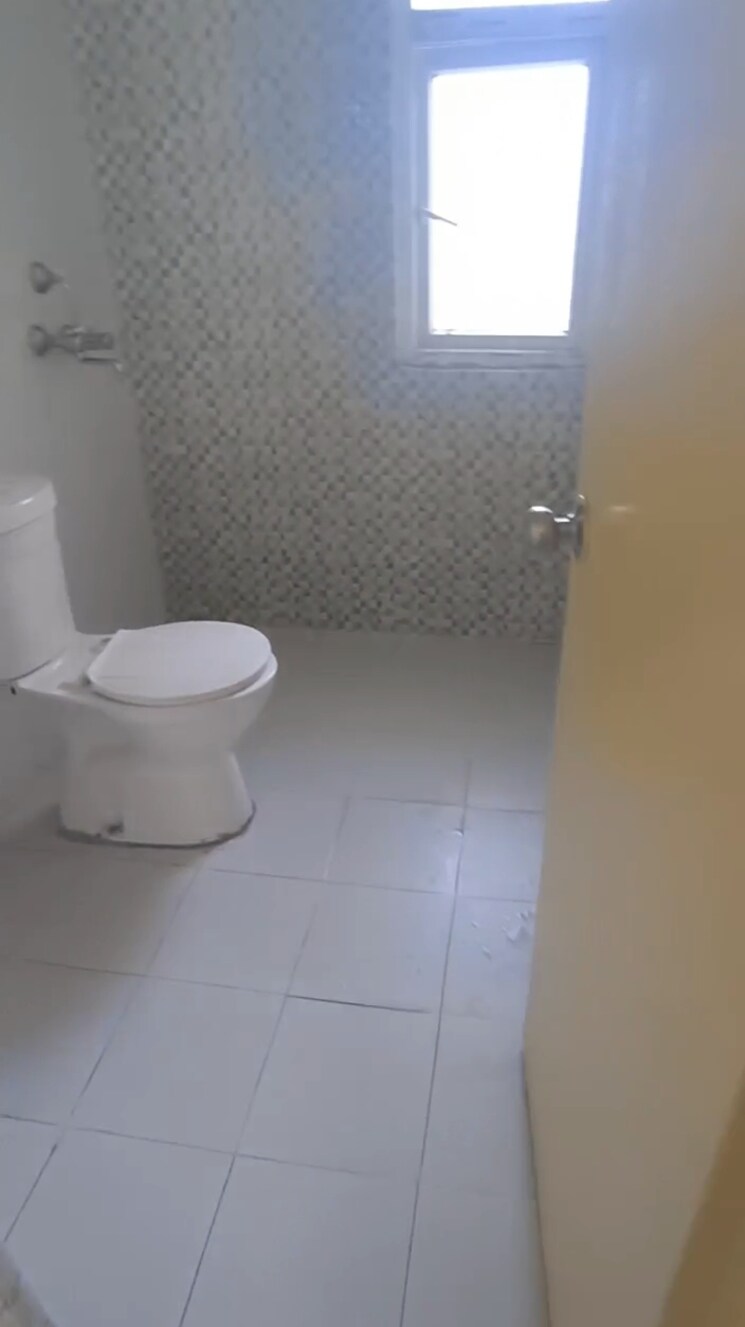 Bathroom, amrapali-dream-valley 2 Bedroom 885 Sq.Ft. Apartment In Tech Zone 4 Greater Noida Greater Noida 9725817