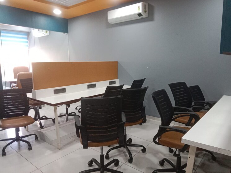 Team Area, gota Commercial Office Space 1005 Sq.Ft. In Gota Ahmedabad 9725833