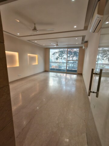 Room in 4 BHK Builder Floor at Defence Colony – for Rent