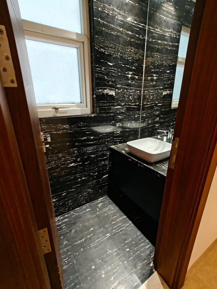 Balcony, defence colony 4 Bedroom 2925 Sq.Ft. Builder Floor In Defence Colony Delhi 9725896