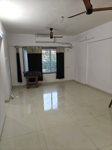 Room in 2 BHK Apartment at Aakaar Tanishq Wisteria, Lower Parel – for Rent