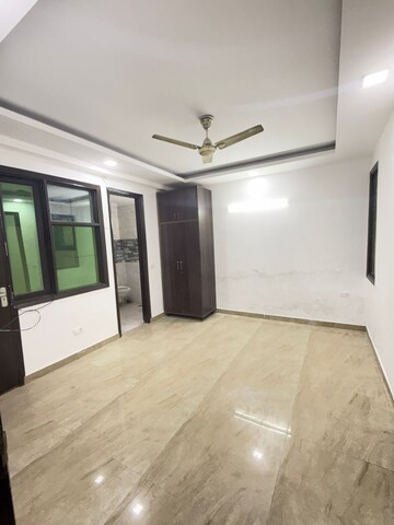 Room in 2 BHK Builder Floor at Saket – for Rent